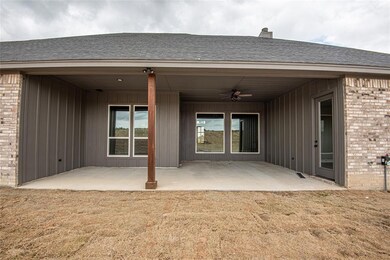 1069 Eagles Bluff Dr, Weatherford, TX 76087 - photo 5