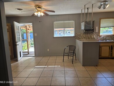 110 Constance St, Picayune, MS 39466 - photo 5