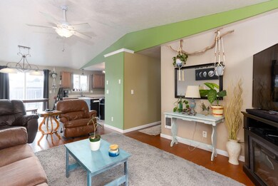 4-web-or-mls-3402 SW Pumice Avenue-3