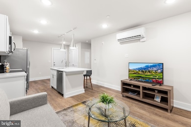 214 Vine St unit 602, Philadelphia, PA 19106 - photo 2