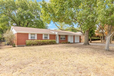 1205 Briarwood Dr, Cleburne, TX 76033 - photo 3