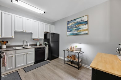 401 Scripps Ln unit 104, Raleigh, NC 27610 - photo 4