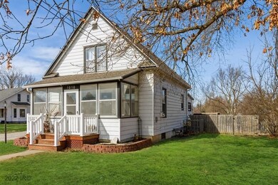 1010 N 4th Ave W, Newton, IA 50208 - photo 4