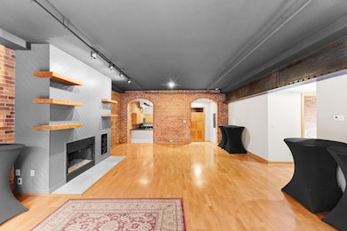 55 W Livingston Ave unit 2B, Columbus, OH 43215 - photo 6