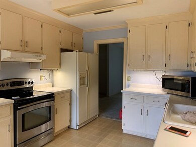 1364 Honeysuckle Rd, Dothan, AL 36305 - photo 7