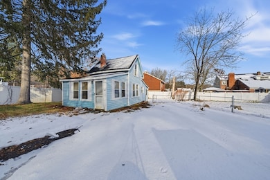 51 Bellevue Ave, Dracut, MA 01826 - photo 2