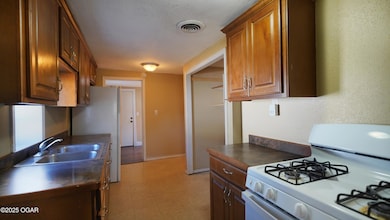 919 Jefferson Ave, Joplin, MO 64801 - photo 7