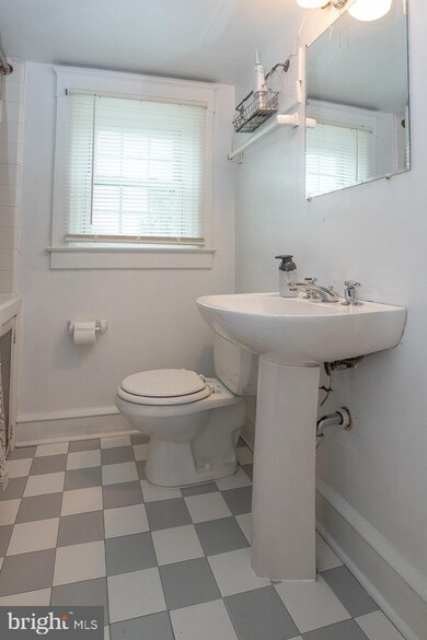 115 Gladstone Rd, Lansdowne, PA 19050 - photo 4