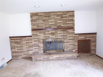 409 Tulip Dr, Three Oaks, MI 49128 - photo 2