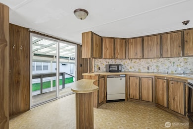 2210 Old Highway 99 S unit 12, Mount Vernon, WA 98273 - photo 3