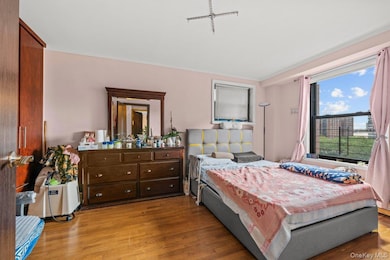 Park City Estates unit 8D, Rego Park, NY 11374 - photo 6