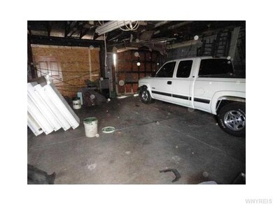 Garage.