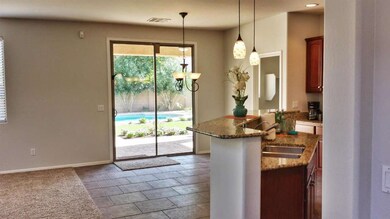 Kitchen - Island and Eat-in Area