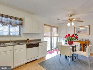 2576 Fox Ridge Ct unit 27, Woodbridge, VA 22192 - photo 4