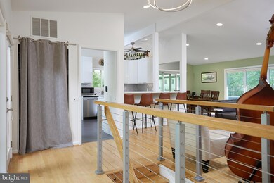 11711 Karen Dr, Potomac, MD 20854 - photo 4