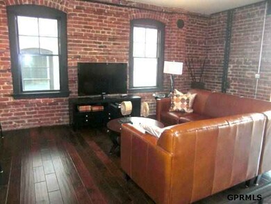Each of our units have 3 sides of windows.  Check out our video at www.nancyboe.cbshome.com.