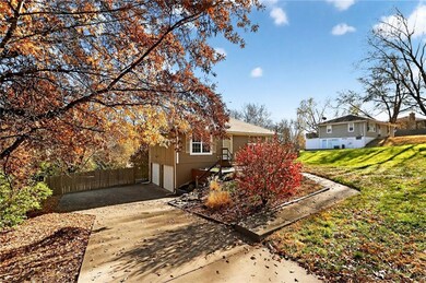 1813 N Jennings Rd, Independence, MO 64058 - photo 3