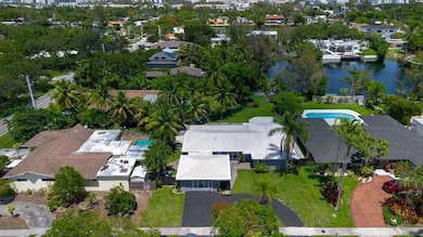 19885 NE 22nd Ave, Miami, FL 33180 - photo 2