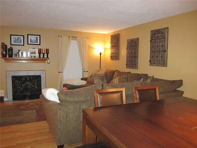 Living Room. Large Room great for relaxing & enter