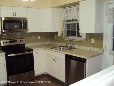 1A Ivy St unit B, Whiting, NJ 08759 - photo 6