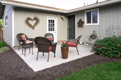 2673 NE Jones Rd, Bend, OR 97701 - photo 3