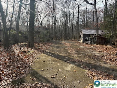 1433 Deer Path Dr, Walnutport, PA 18088 - photo 5