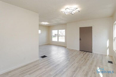 822 Wright Ave, Toledo, OH 43609 - photo 5