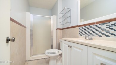 516 E Springhill Terrace, Jacksonville, NC 28546 - photo 4