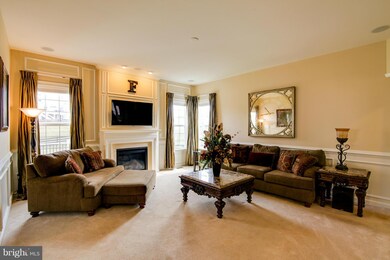 5938 Hunter Crest Rd, Woodbridge, VA 22193 - photo 6