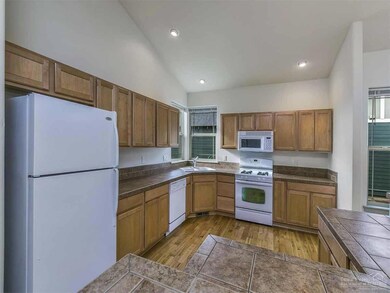 1540 NW Hemlock Ave, Redmond, OR 97756 - photo 7