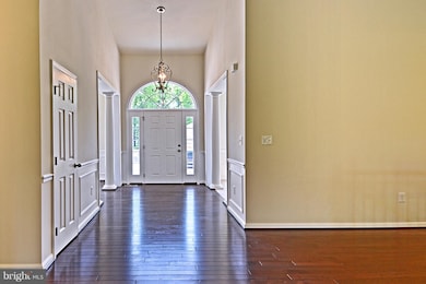 7352 Tottenham Dr, White Plains, MD 20695 - photo 2