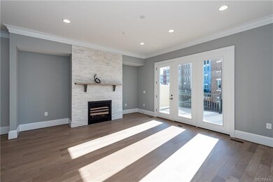 Light and airy family room with 10' ceilings, upgr