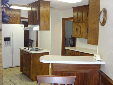 301 W Louella Dr, Hurst, TX 76054 - photo 7