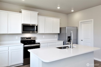 9715 Hay St SE, Yelm, WA 98597 - photo 2