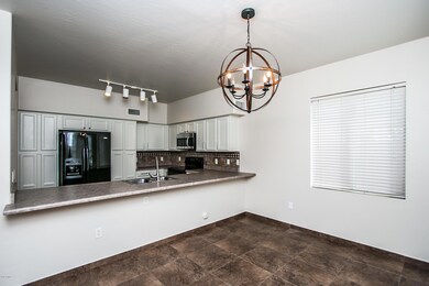 Dining & Kitchen.