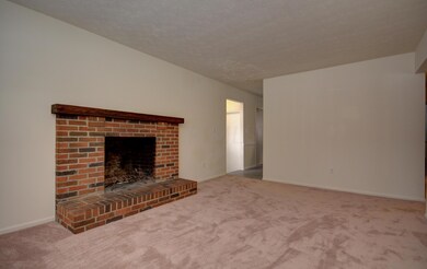 Living Room (4)