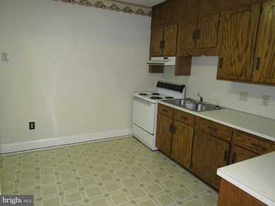 11 S Church St unit 3, Waynesboro, PA 17268 - photo 4
