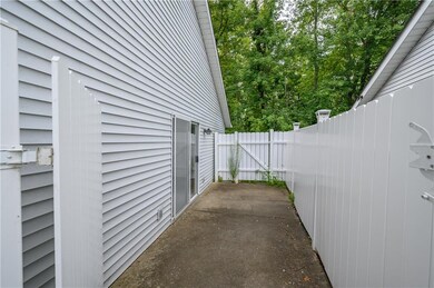 516 Ina Cir, Franklin, IN 46131 - photo 4