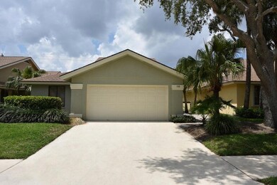 Exterior SMALL_8090