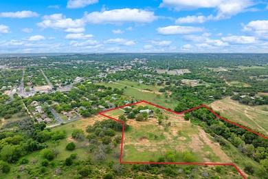 308 Oakhaven Ln, Fredericksburg, TX 78624 - photo 2