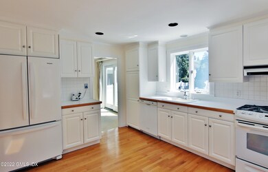 21 Brownhouse Rd, Old Greenwich, CT 06870 - photo 6