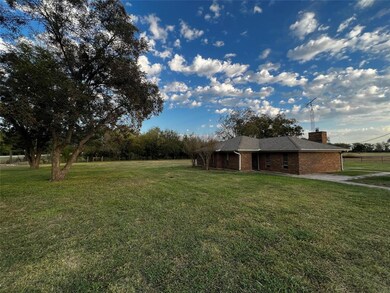 8329 NW State Highway 11, Whitewright, TX 75491 - photo 7