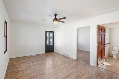 1116 10th St NW, Cedar Rapids, IA 52405 - photo 5