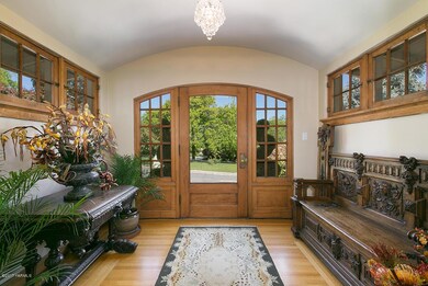 Barreled ceiling entry