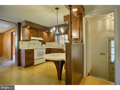 405 Parkside Ave, Reading, PA 19607 - photo 6