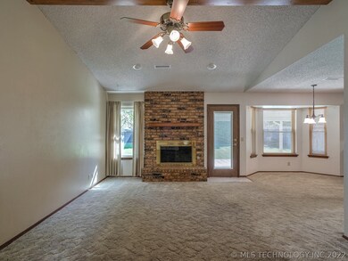 2907 S Narcissus Place, Broken Arrow, OK 74012 - photo 4