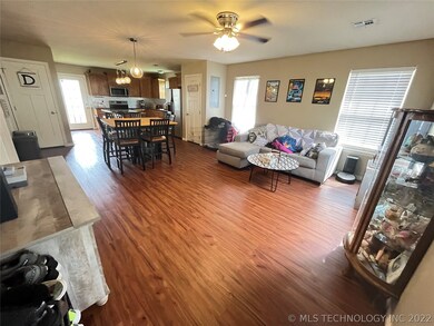 515 S Lee Ave, Tahlequah, OK 74464 - photo 4