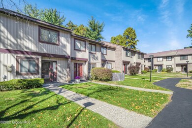 002-5-briarwood-terrace-albany-ny-usa-03