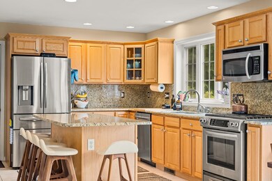 68 Lindsay Rd, Hooksett, NH 03106 - photo 4