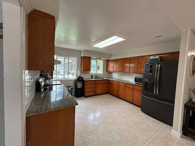 906 Tudor St, Galt, CA 95632 - photo 5